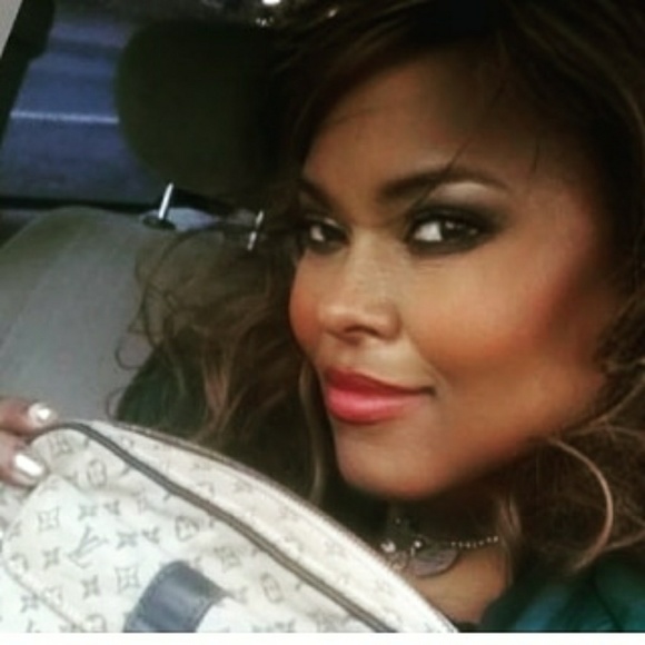 Meet your Posher, Ericka - Picture 2 of 3